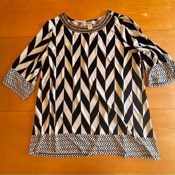 Anthony Richard’s 2X black white geometric print sequin collar tunic top - Picture 4 of 12